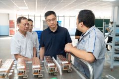 <b>朱伟调研沉点企业</b>